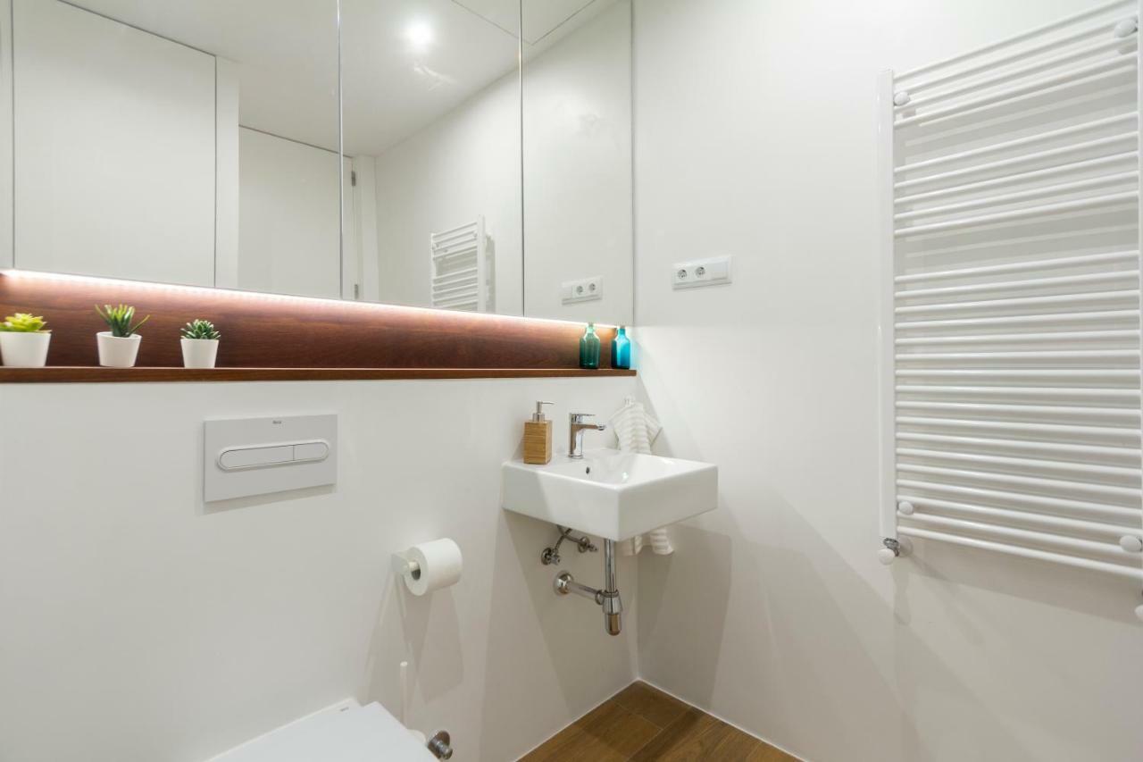 Urbantec Realty - Atocha Y Museos Apartment Madrid Bagian luar foto